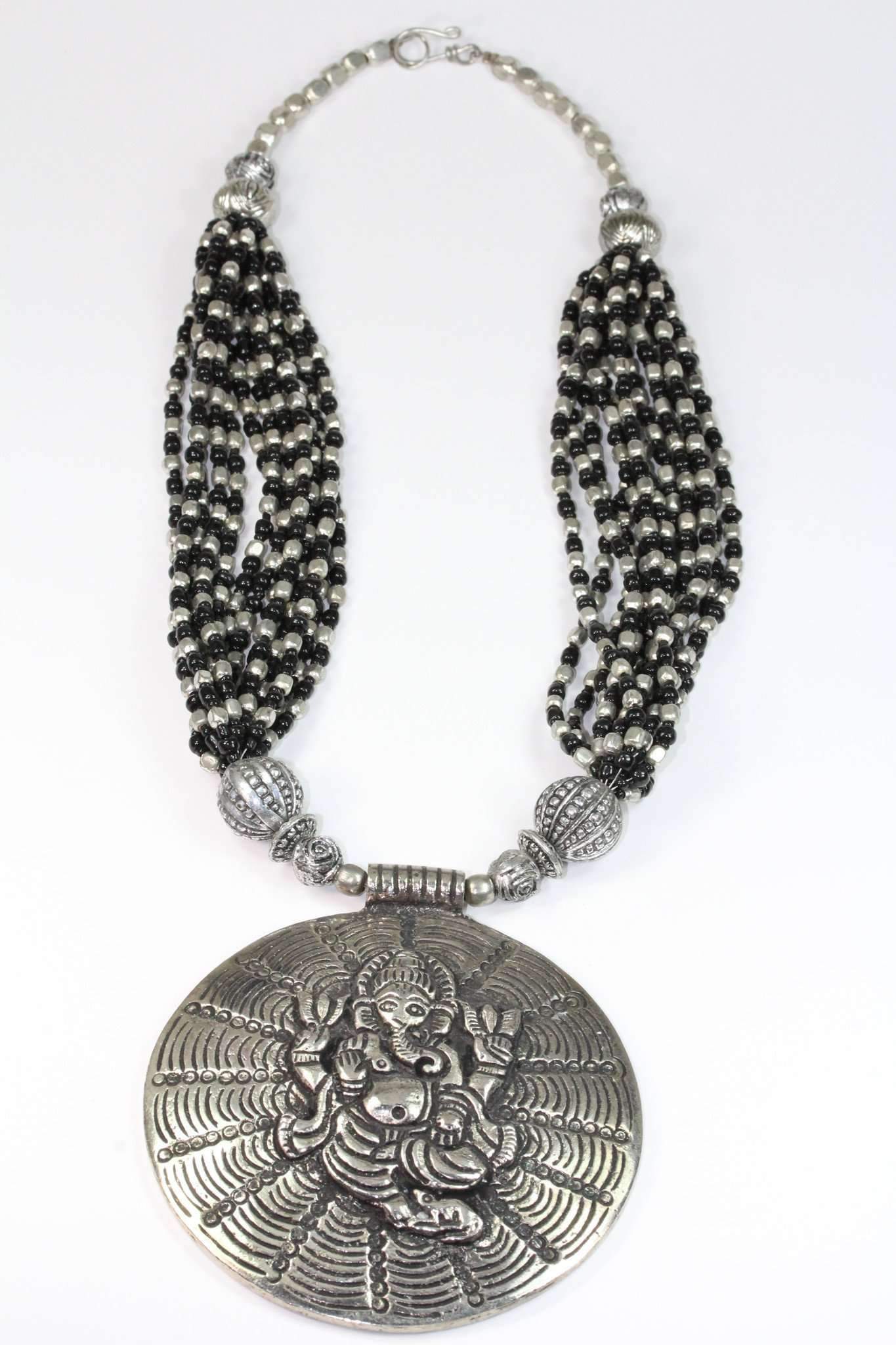 How to Choose Handmade Statement Jewelry Gifts