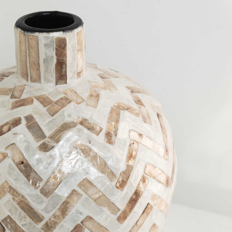 12 Meaningful Housewarming Gifts for Couples