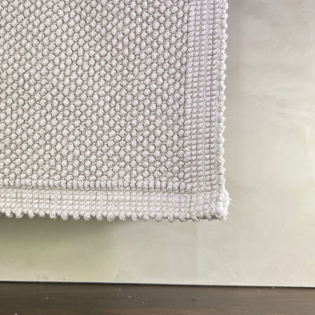 Eden Pebble Bath Rug (21" x 43")