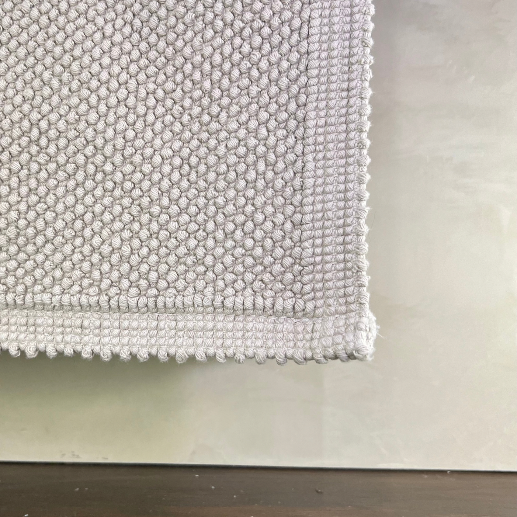Eden Pebble Bath Rug (21" x 43")