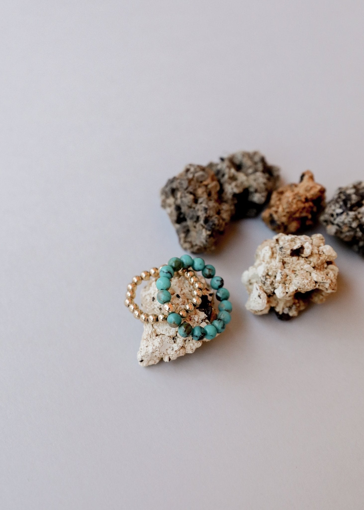 14k Gold Filled || Beaded Stretch Ring || Stackable - Che Cose Belle