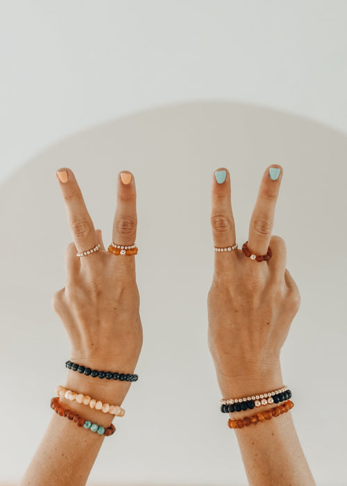 14k Gold Filled || Beaded Stretch Ring || Stackable - Che Cose Belle