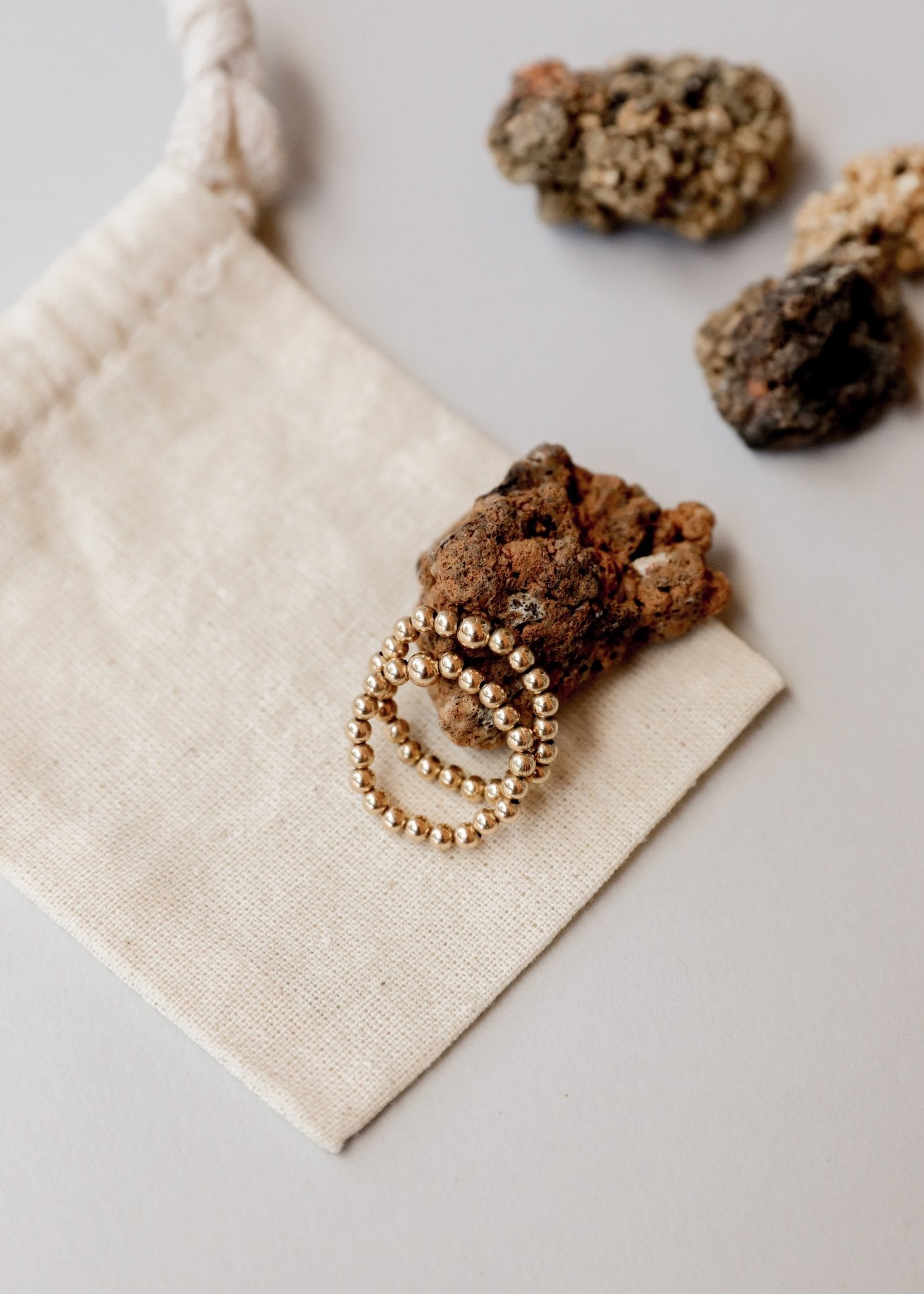14k Gold Filled || Beaded Stretch Ring || Stackable - Che Cose Belle