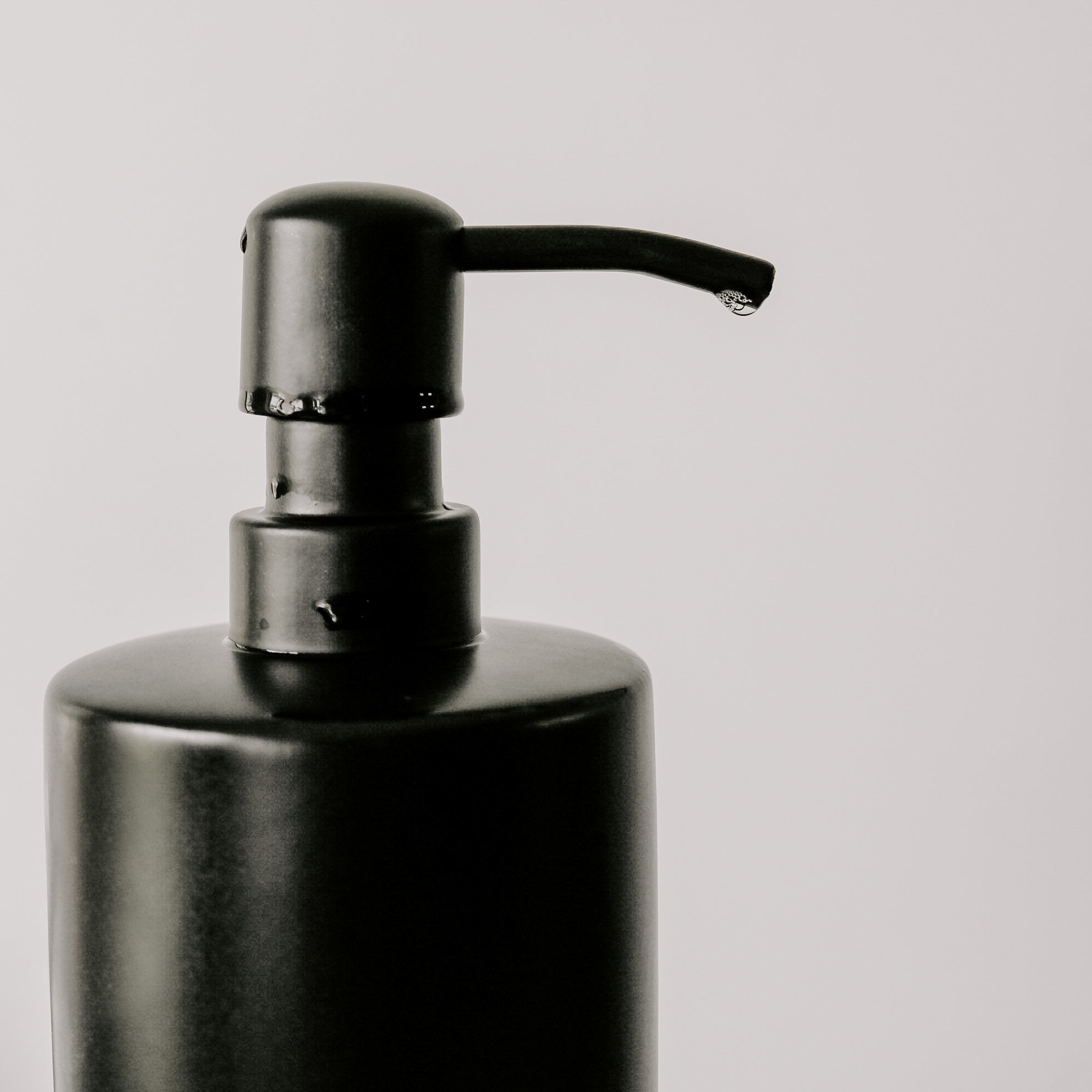 15oz Black Stoneware Hand Soap Dispenser - Che Cose Belle