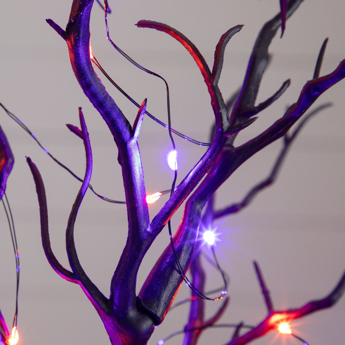 16” Pre-Lit Artificial Halloween Black Spooky Twig Tree with Bats and 20 Orange & Purple LED Lights - Che Cose Belle