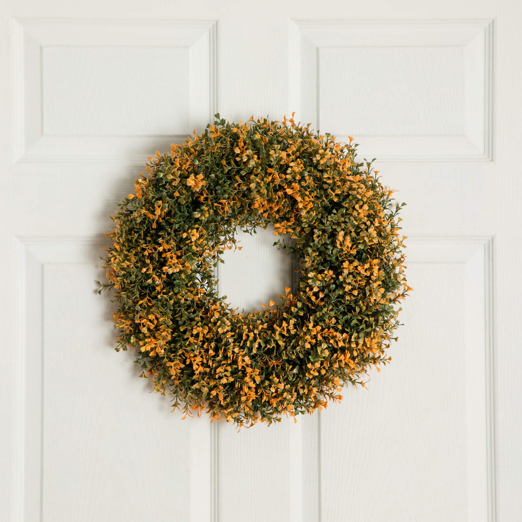 18" Pre-Lit Autumn Boxwood Artificial Fall Wreath with 25 Warm White LED Lights - Che Cose Belle
