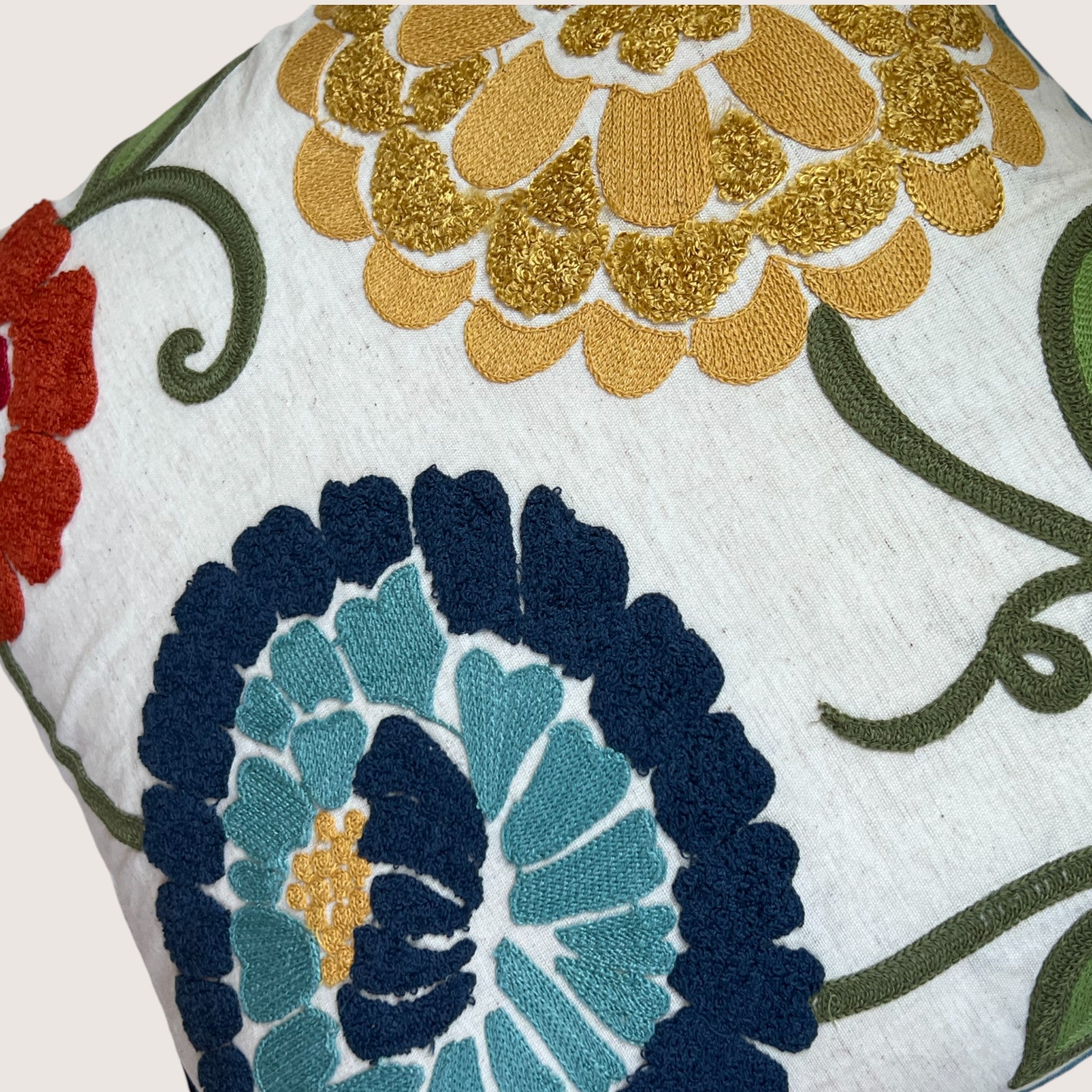 18x18" Embroidered Floral Boho Floral Throw Pillow Decorative Cover - Che Cose Belle