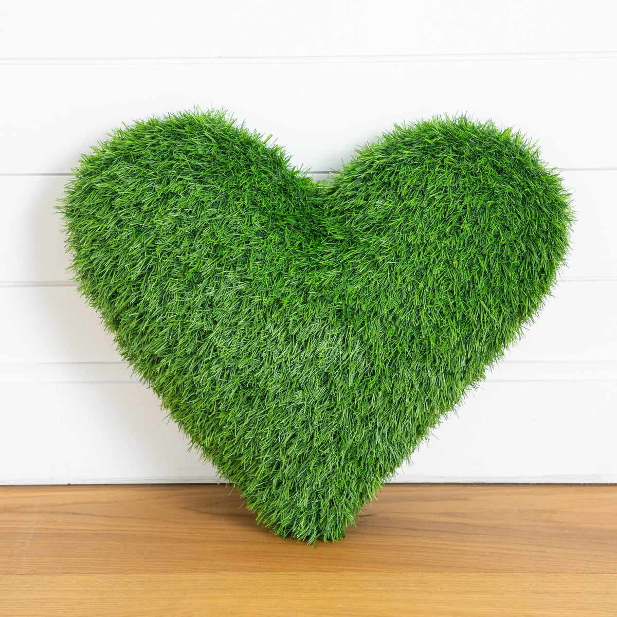 19" UV Resistant Artificial Heart Shaped Grass Pillow Cushion (Indoor/Outdoor) - Che Cose Belle