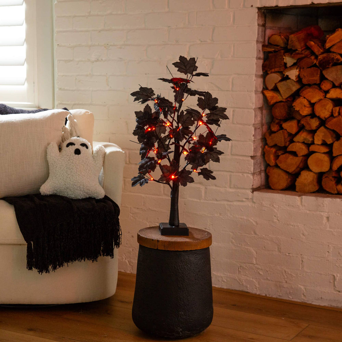 2' Pre-Lit Artificial Halloween Black Maple Tree with 24 Orange & Purple LED Lights - Che Cose Belle