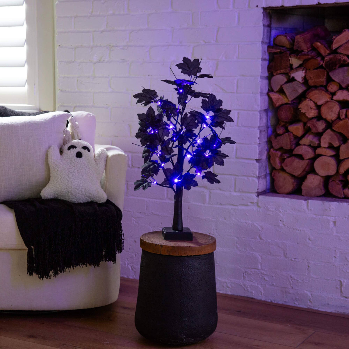2' Pre-Lit Artificial Halloween Black Maple Tree with 24 Orange & Purple LED Lights - Che Cose Belle