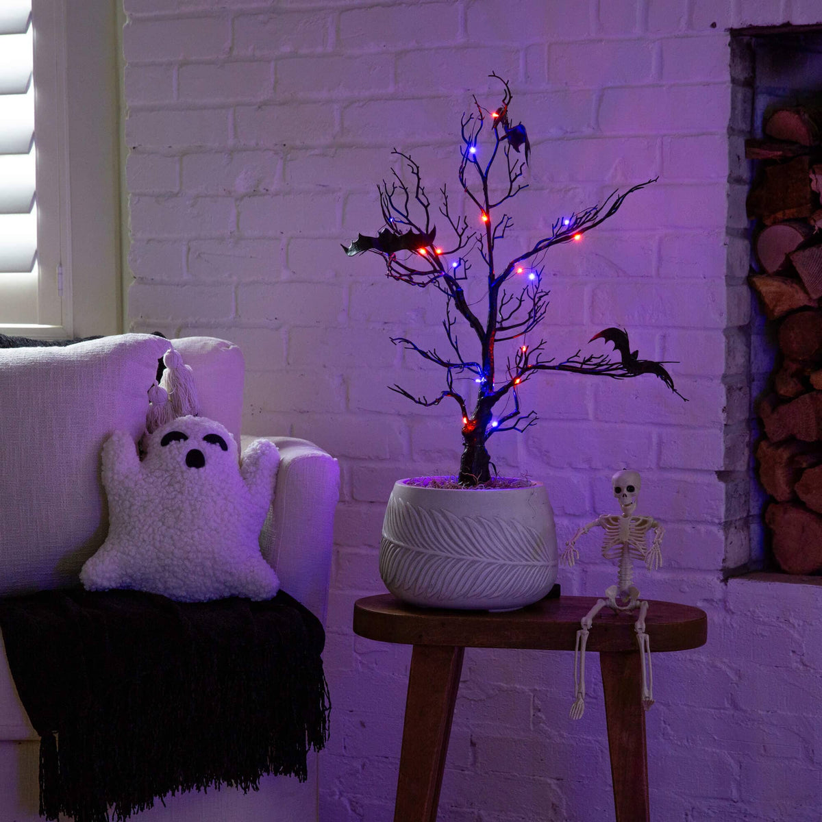 2' Pre-Lit Artificial Halloween Black Spooky Twig Tree with Bats and 40 Orange & Purple LED Lights - Che Cose Belle