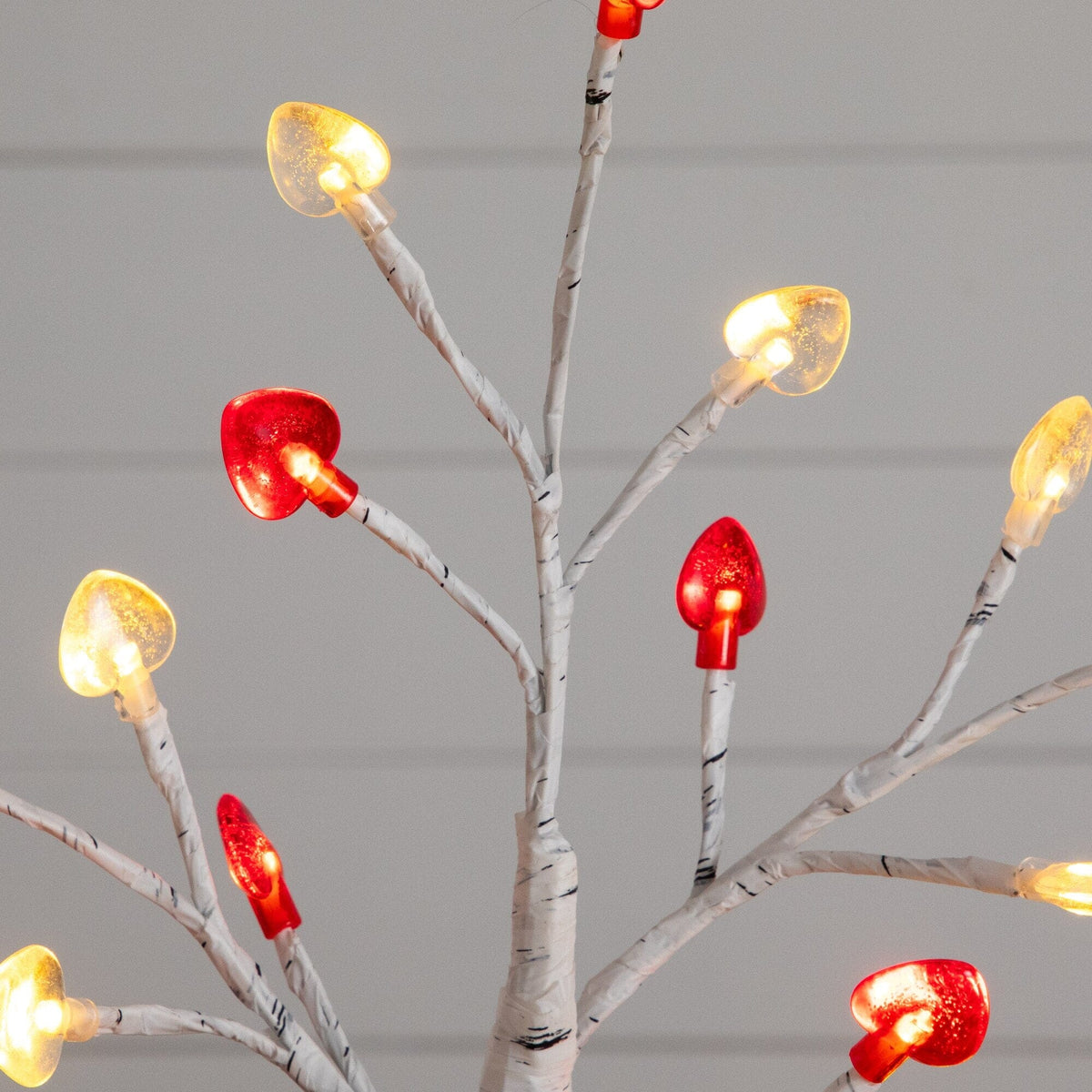 2' Pre-Lit Artificial Valentine's Day Twig Tree with 24 Red & White Heart-Shaped LED Lights - Che Cose Belle