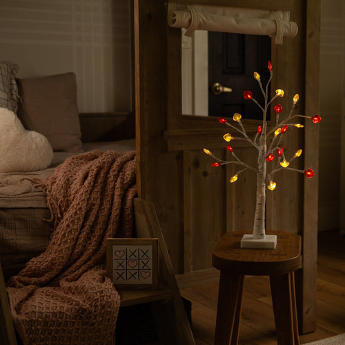 2' Pre-Lit Artificial Valentine's Day Twig Tree with 24 Red & White Heart-Shaped LED Lights - Che Cose Belle