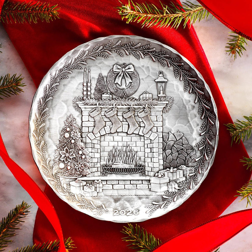 2026 Annual Plate - Cozy Christmas Hearth (Pewter) - Che Cose Belle
