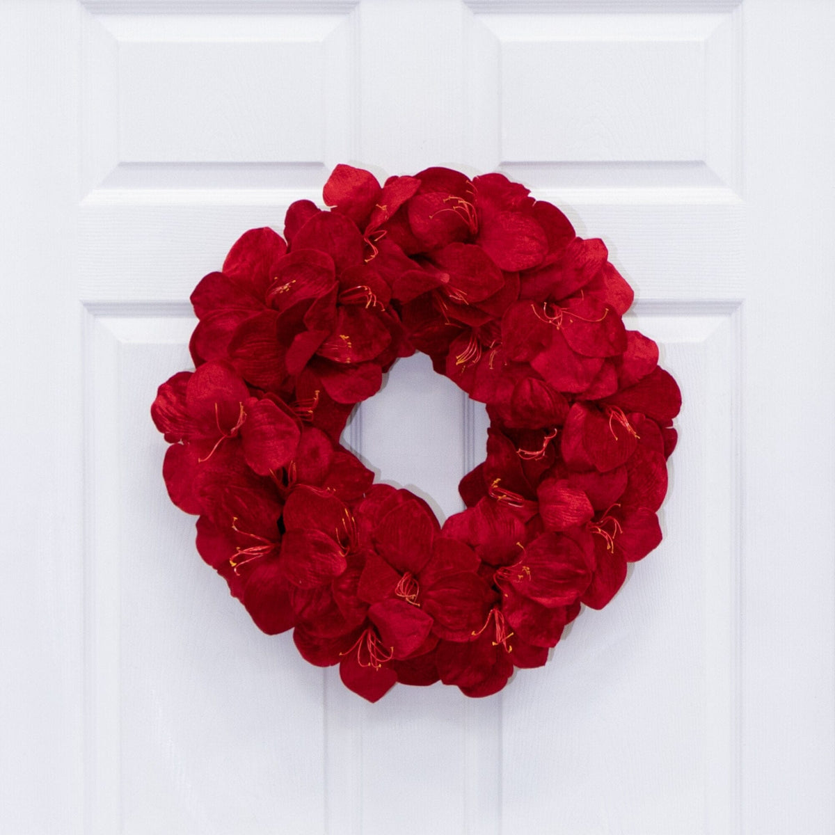 22” Artificial Amaryllis Wreath - Che Cose Belle
