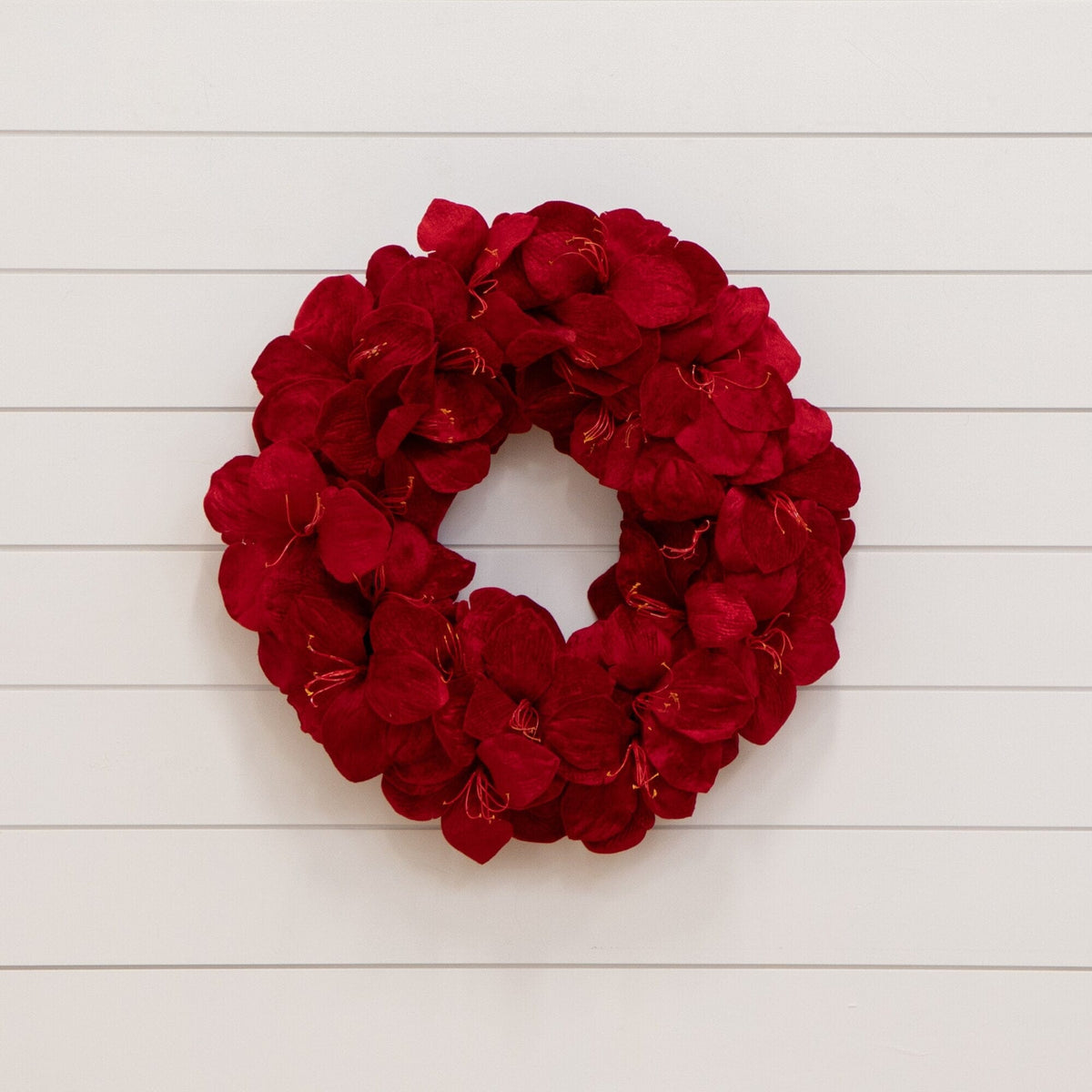 22” Artificial Amaryllis Wreath - Che Cose Belle