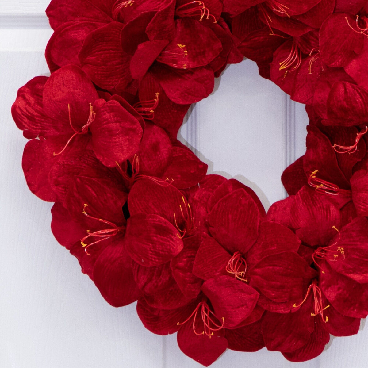22” Artificial Amaryllis Wreath - Che Cose Belle