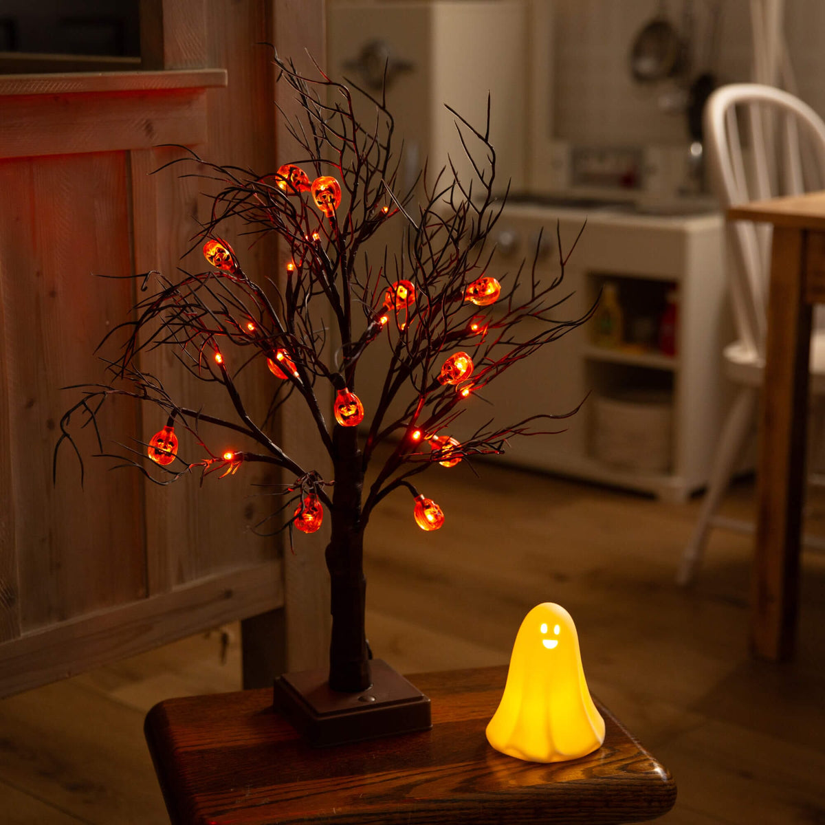 22" Pre-Lit Artificial Halloween Brown Twig Tree with 12 Orange LED Pumpkin Shaped Lights - Che Cose Belle