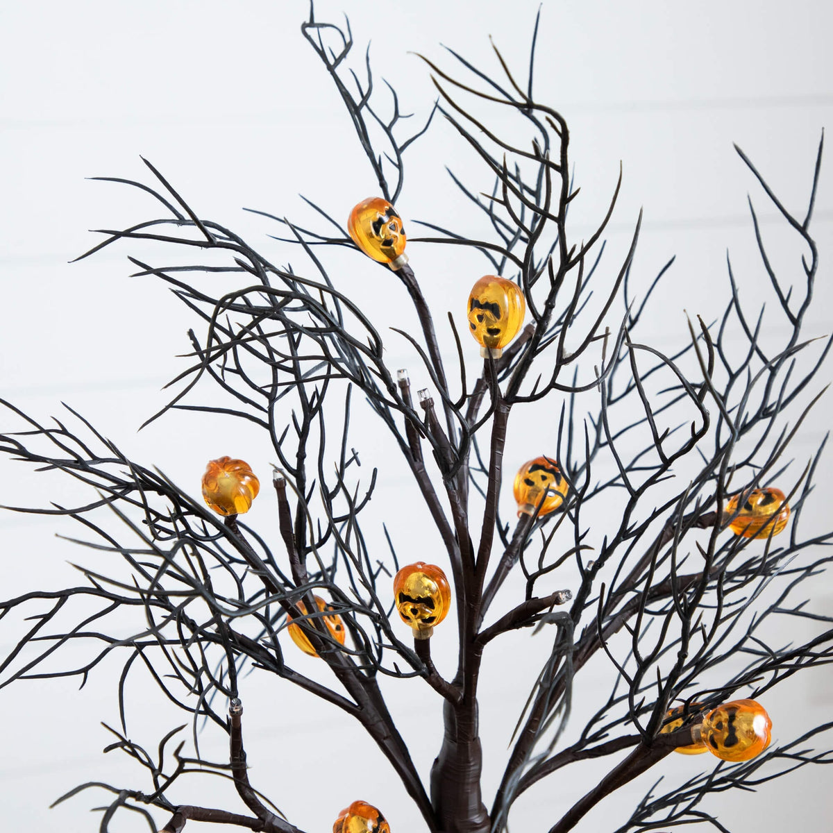 22" Pre-Lit Artificial Halloween Brown Twig Tree with 12 Orange LED Pumpkin Shaped Lights - Che Cose Belle