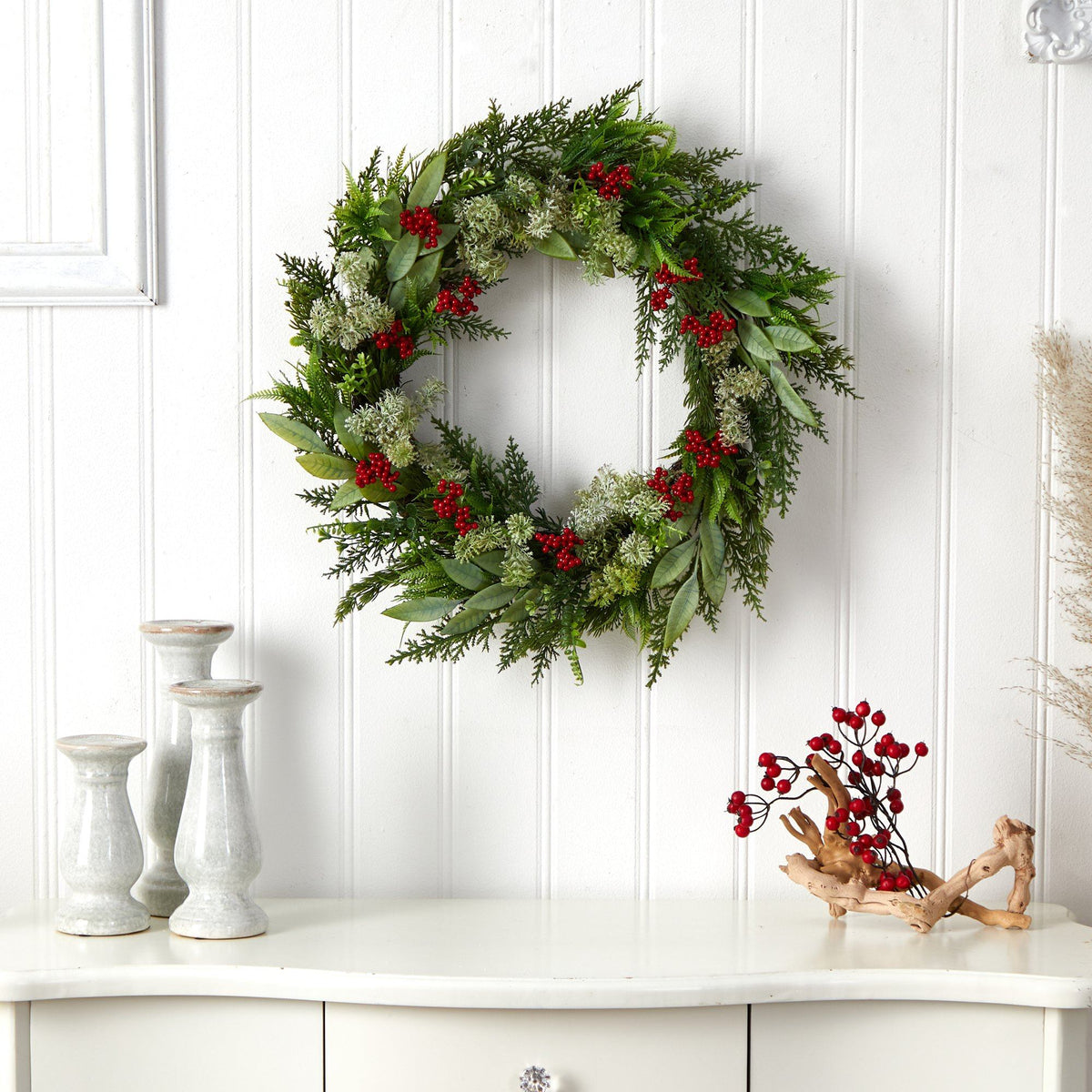 24” Cedar, Eucalyptus and Berries Artificial Christmas Wreath - Che Cose Belle