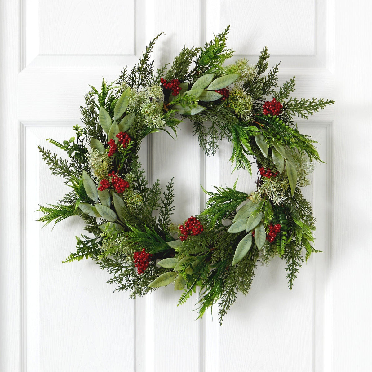 24” Cedar, Eucalyptus and Berries Artificial Christmas Wreath - Che Cose Belle