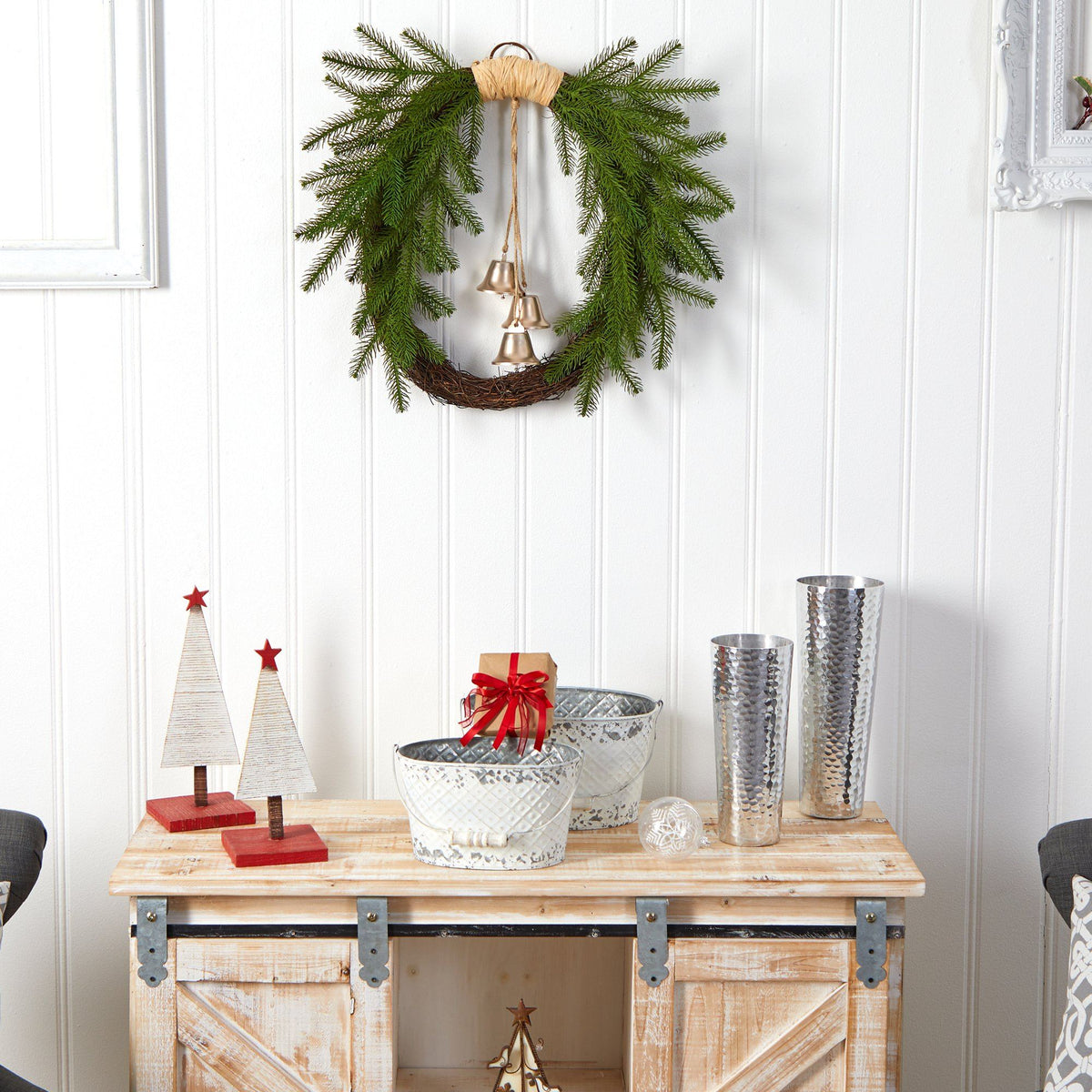24” Holiday Christmas Pine and Bells Wreath - Che Cose Belle