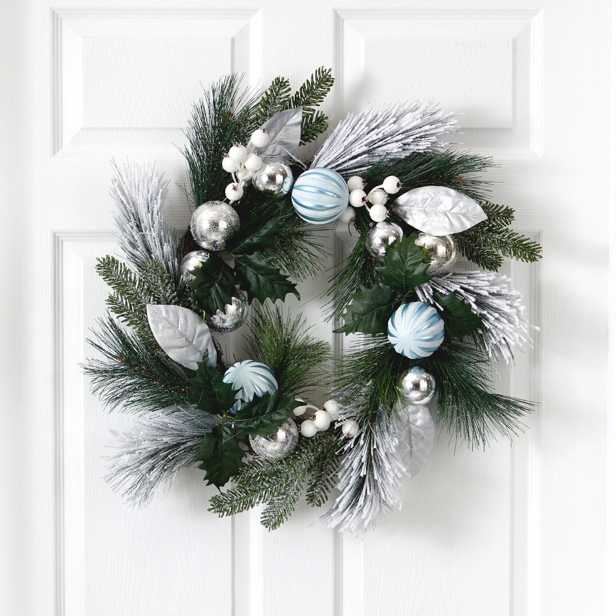 24” Pinecones and Berries Christmas Artificial Wreath with Silver Ornaments - Che Cose Belle