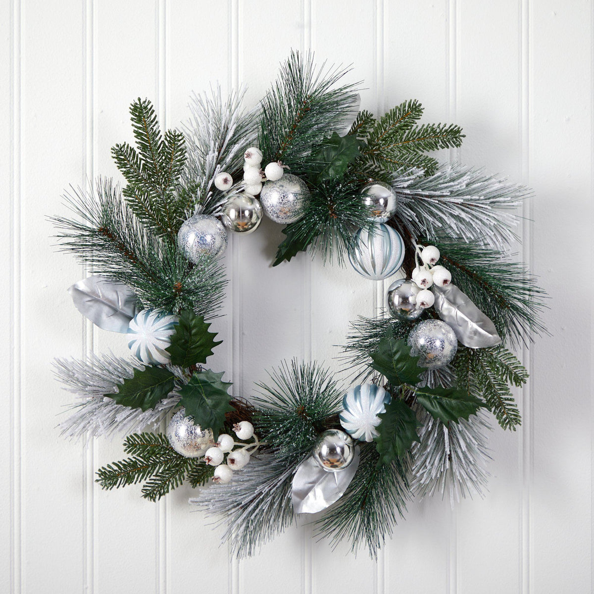 24” Pinecones and Berries Christmas Artificial Wreath with Silver Ornaments - Che Cose Belle