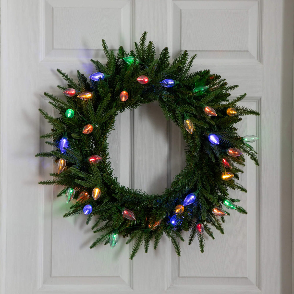 24" Pre-Lit Artificial Luxembourg Pine Christmas Wreath with 35 Multicolored Traditional Bulb LED Lights - Che Cose Belle