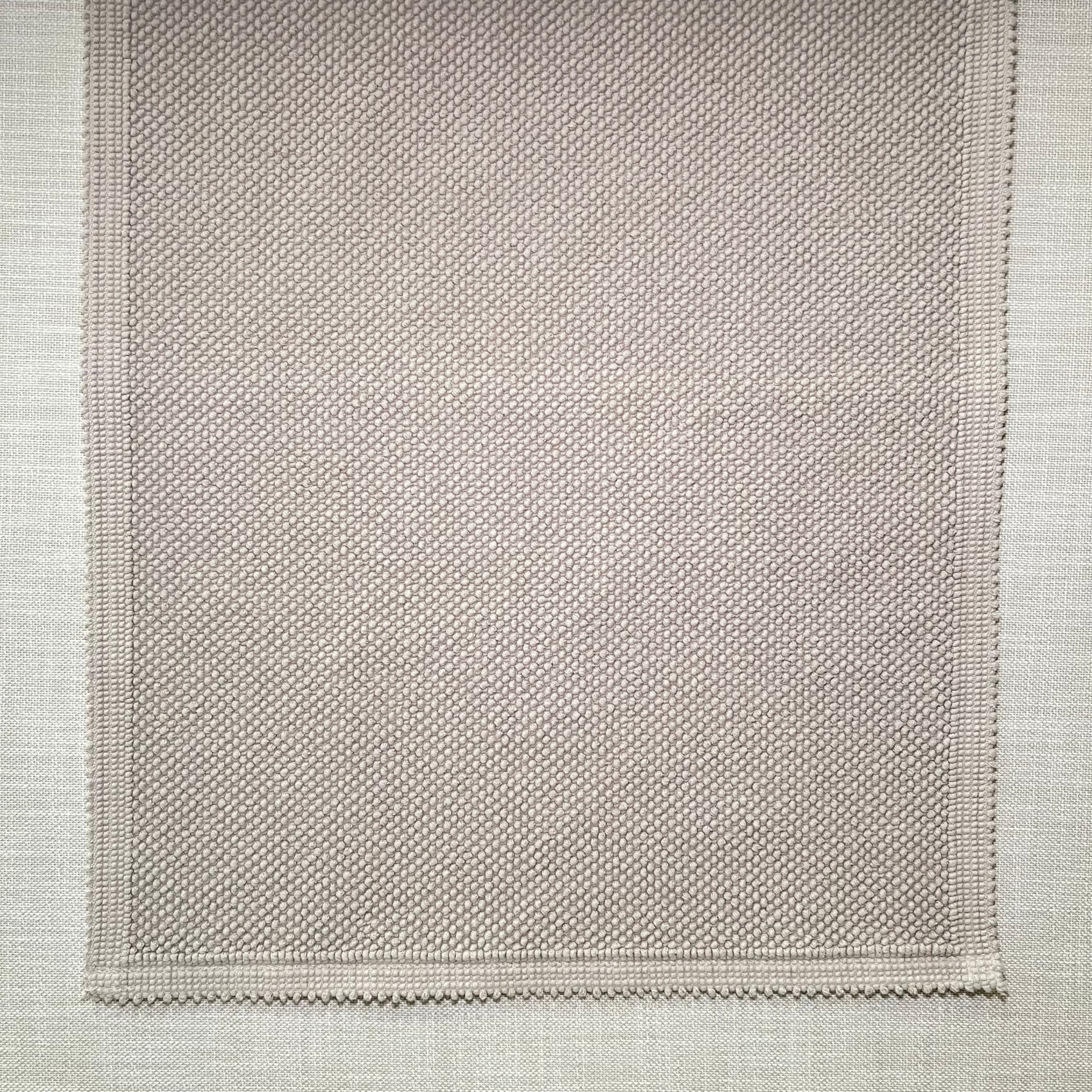 Eden Pebble Bath Rug (21" x 43")