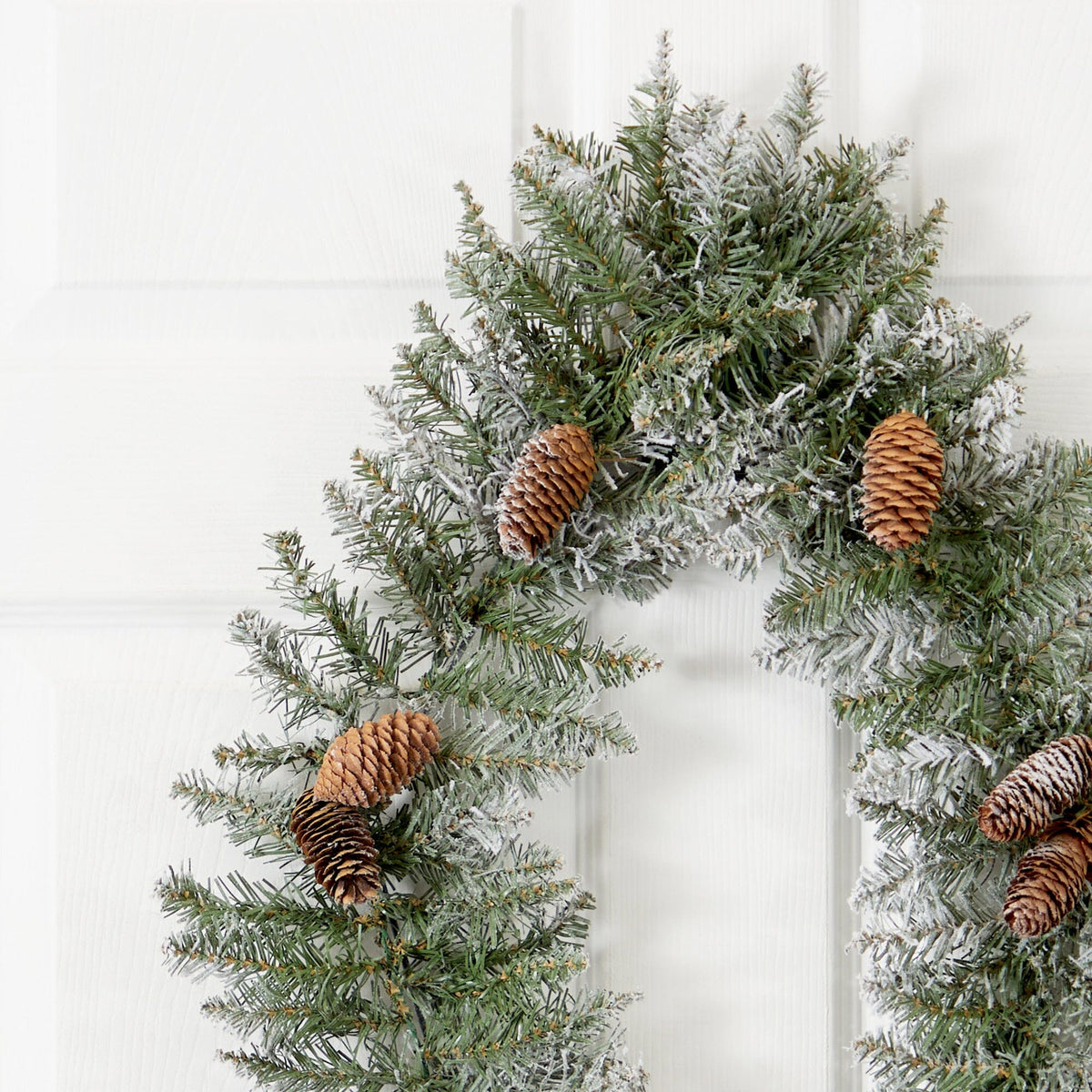 3' Holiday Christmas Geometric Diamond Frosted Wreath with Pinecones and 50 Warm White LED Lights - Che Cose Belle
