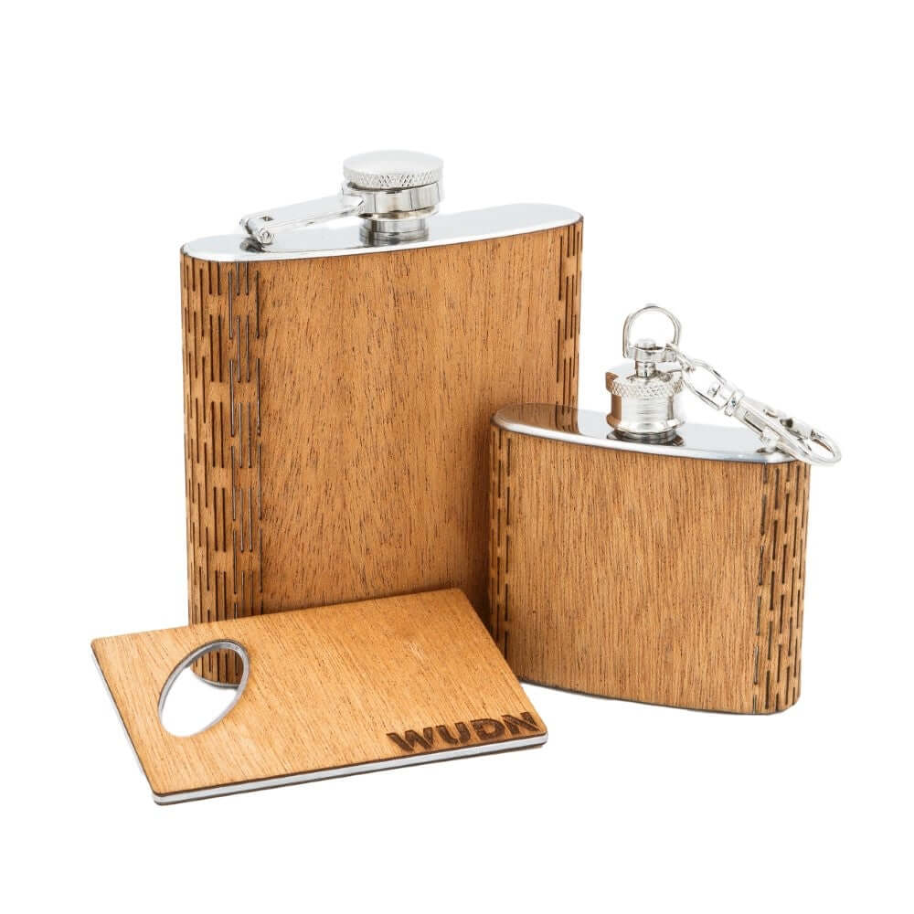 3-Piece Wooden Flask Set (6 oz. Hip Flask, 2 oz. Keychain Flask, Credit Card Bottle Opener) - Che Cose Belle