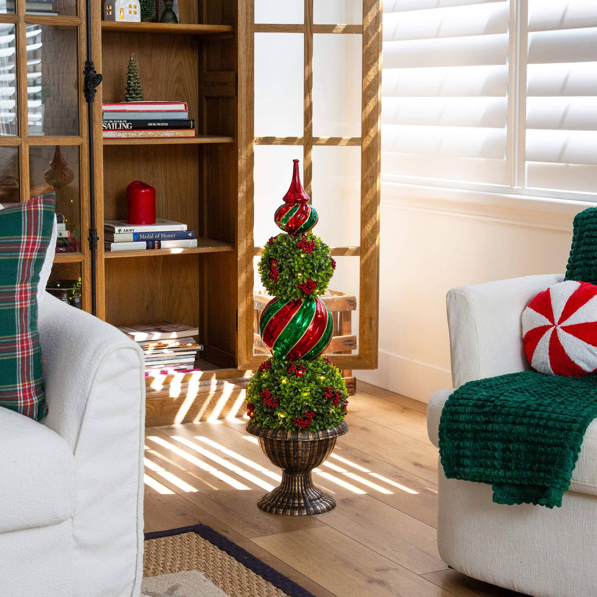 3' Pre-Lit Artificial Christmas Ornament Boxwood Topiary Tree with 70 Warm White LED Lights - Che Cose Belle