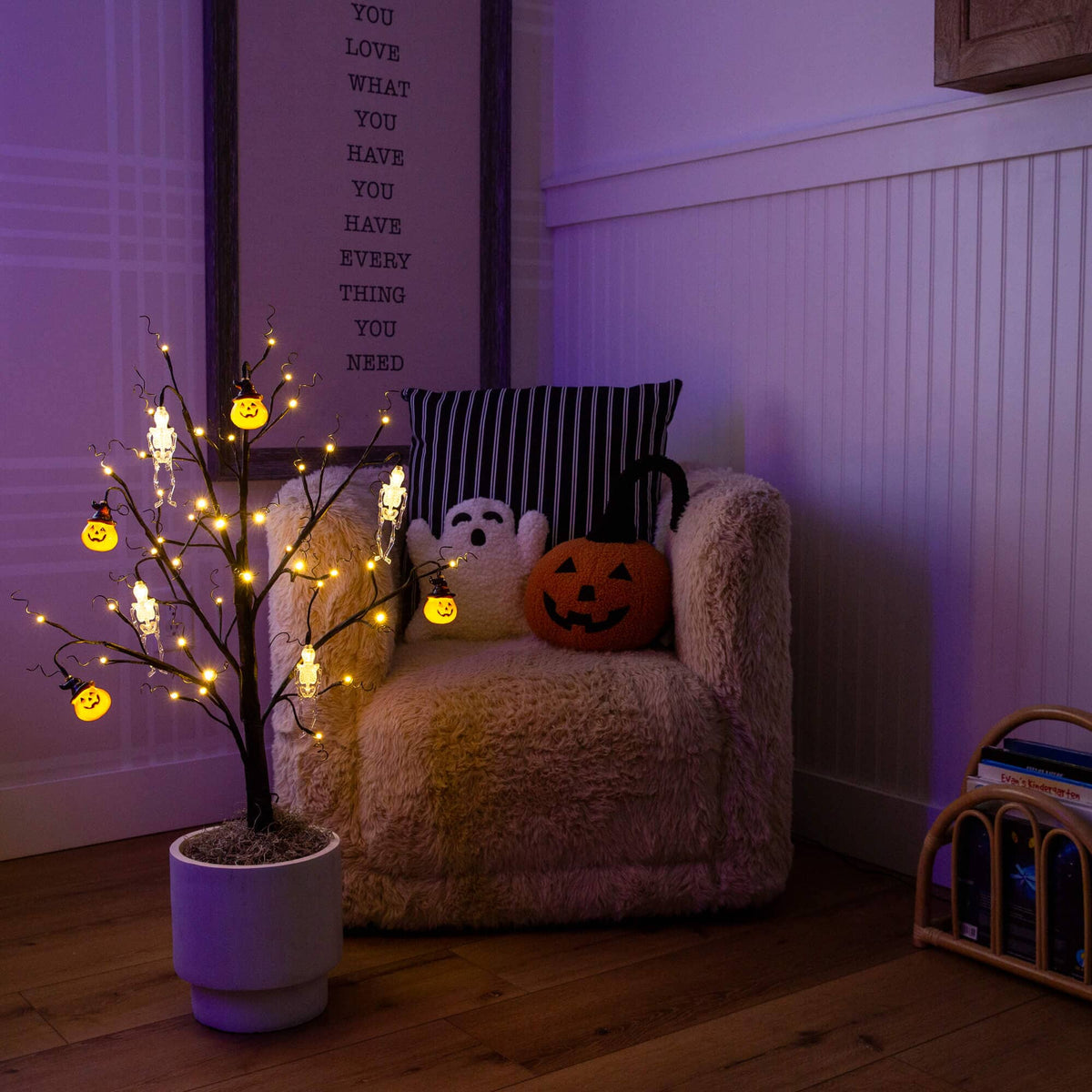 3' Pre-Lit Artificial Halloween Pumpkins and Skulls Ornament Tree with 48 Warm White LED Lights - Che Cose Belle