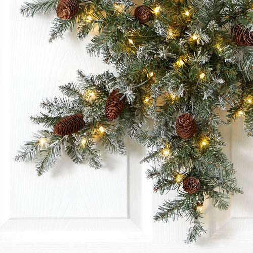 30” Pre-Lit Flocked Snowflake Artificial Dunhill Fir Wreath with Pinecones and 40 LED Lights - Che Cose Belle