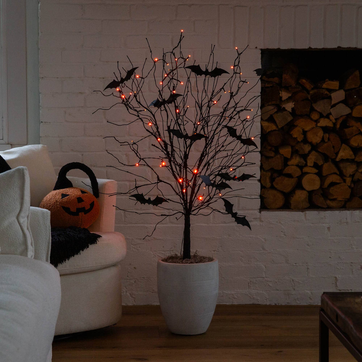 4' Pre-Lit Artificial Halloween Black Twig Tree with Bats and 50 Orange LED Lights - Che Cose Belle