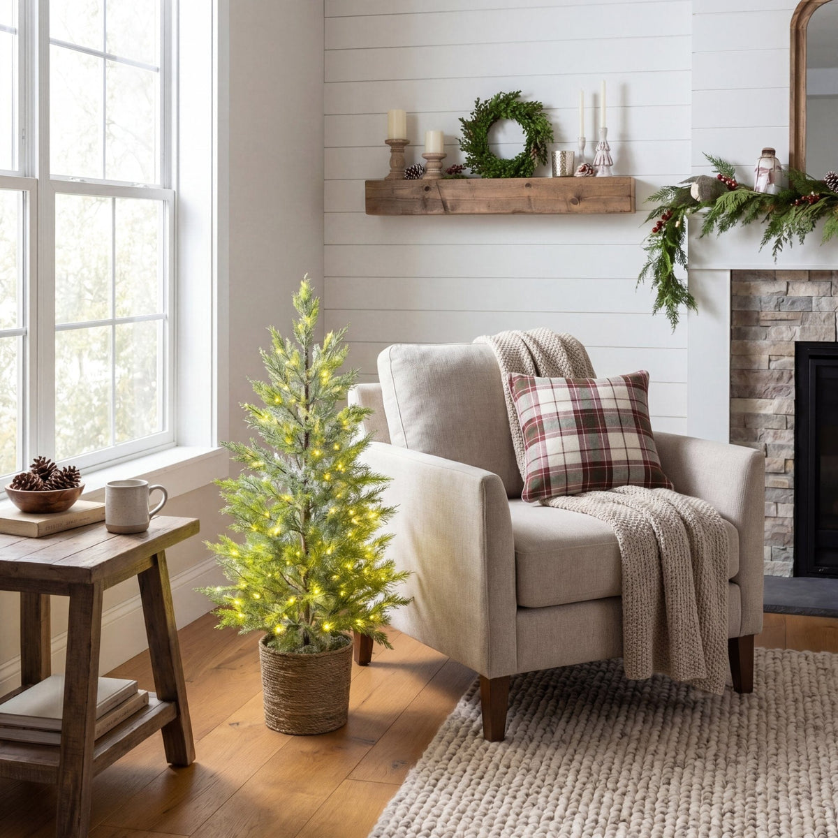 4’ Pre-Lit Artificial Snowed Cypress Christmas Tree with 120 LED Lights in Hyacinth Basket - Che Cose Belle
