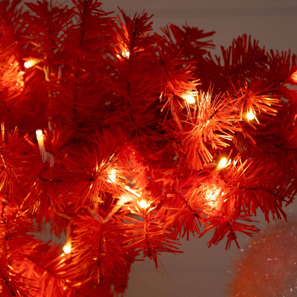 5’ Pre-Lit Artificial Holiday Red Santa’s Hat Christmas Tree with 300 LEDs & 720 Tips - Che Cose Belle