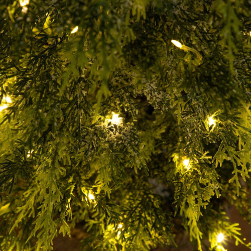 5’ Pre-Lit Artificial Snowed Cypress Christmas Tree with 140 LED Lights in Hyacinth Basket - Che Cose Belle
