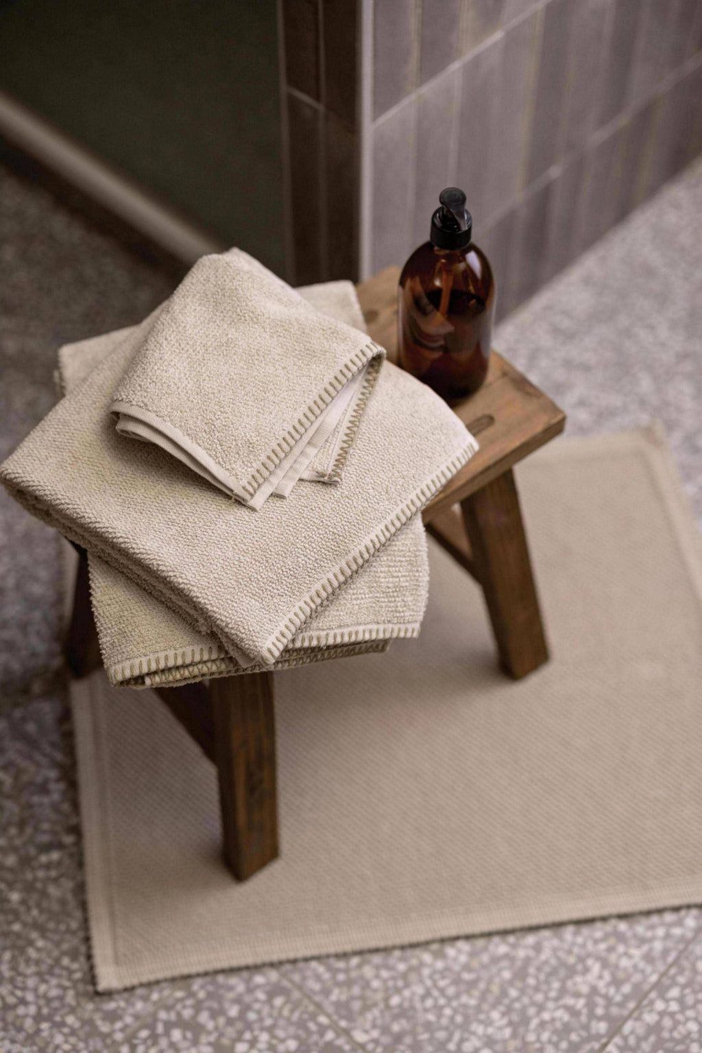 Eden Pebble Bath Rug (21" x 43")