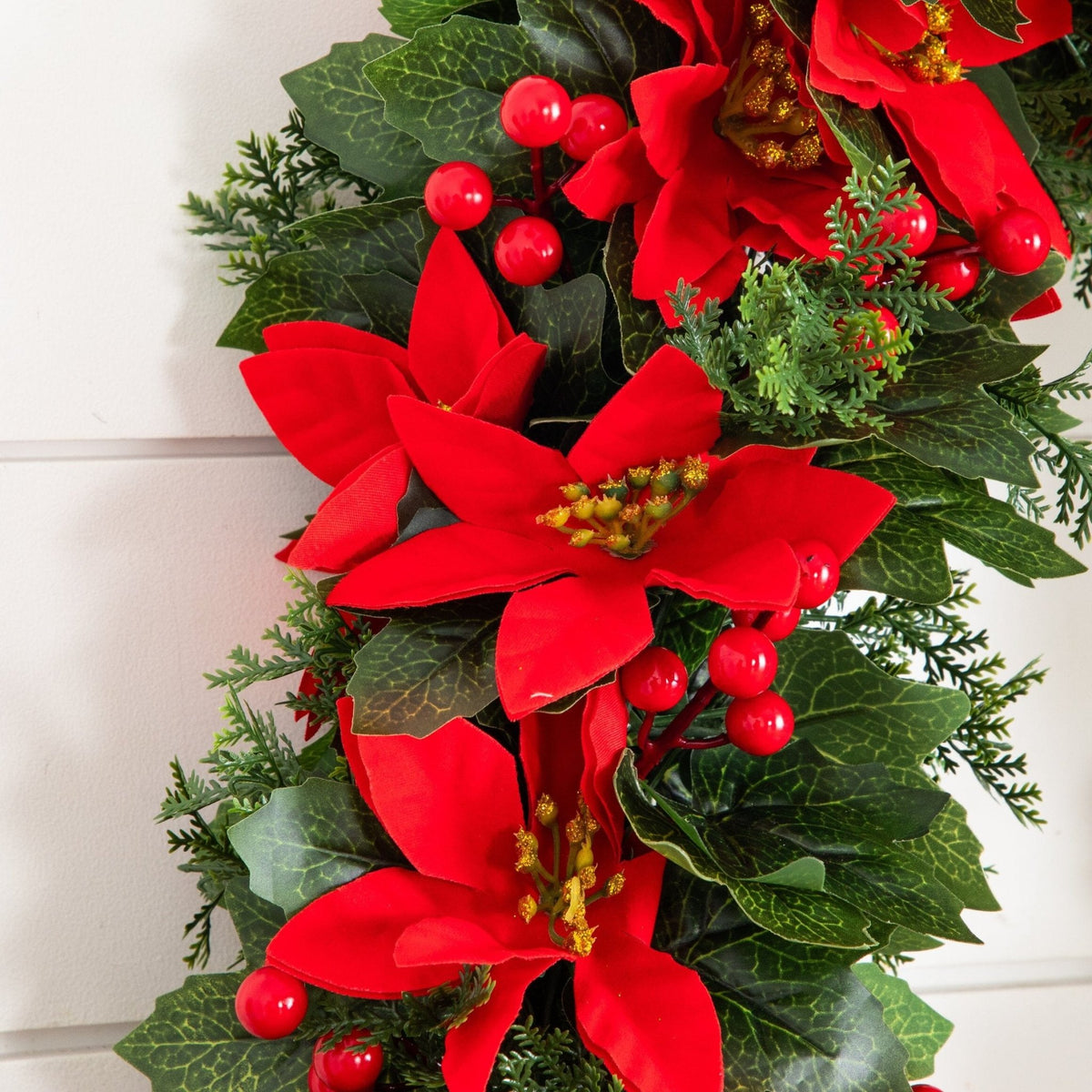 6’ UV Resistant Artificial Christmas Poinsettia & Berries Garland (Indoor/Outdoor) - Che Cose Belle