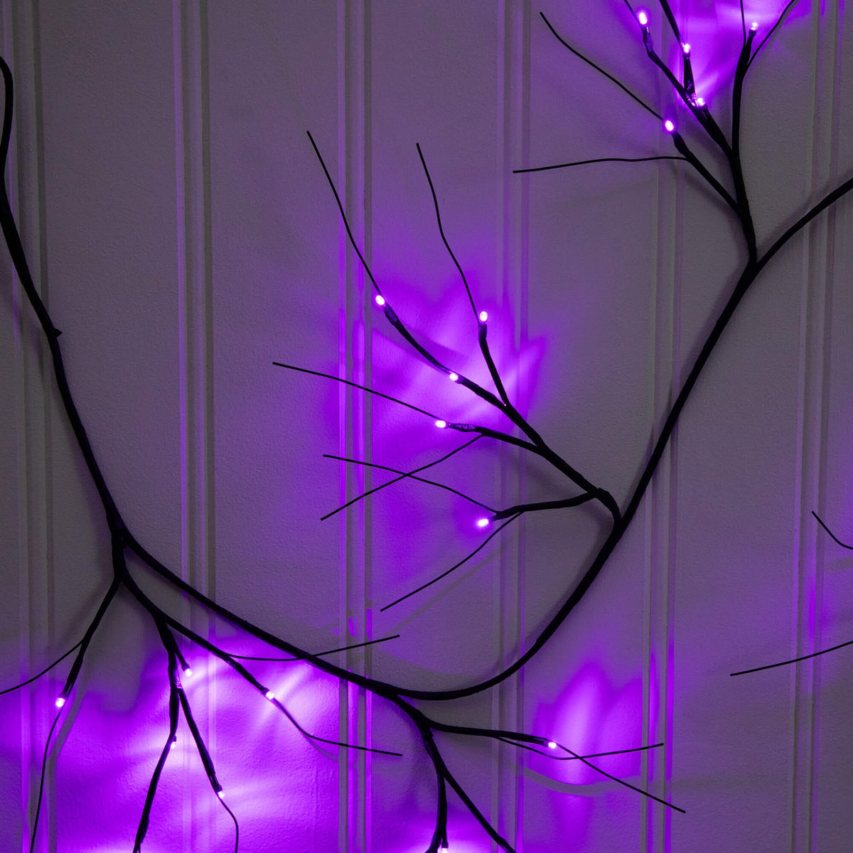 6.5' Pre-Lit Artificial Halloween Black Twig Garland with 48 Purple LED Lights - Che Cose Belle