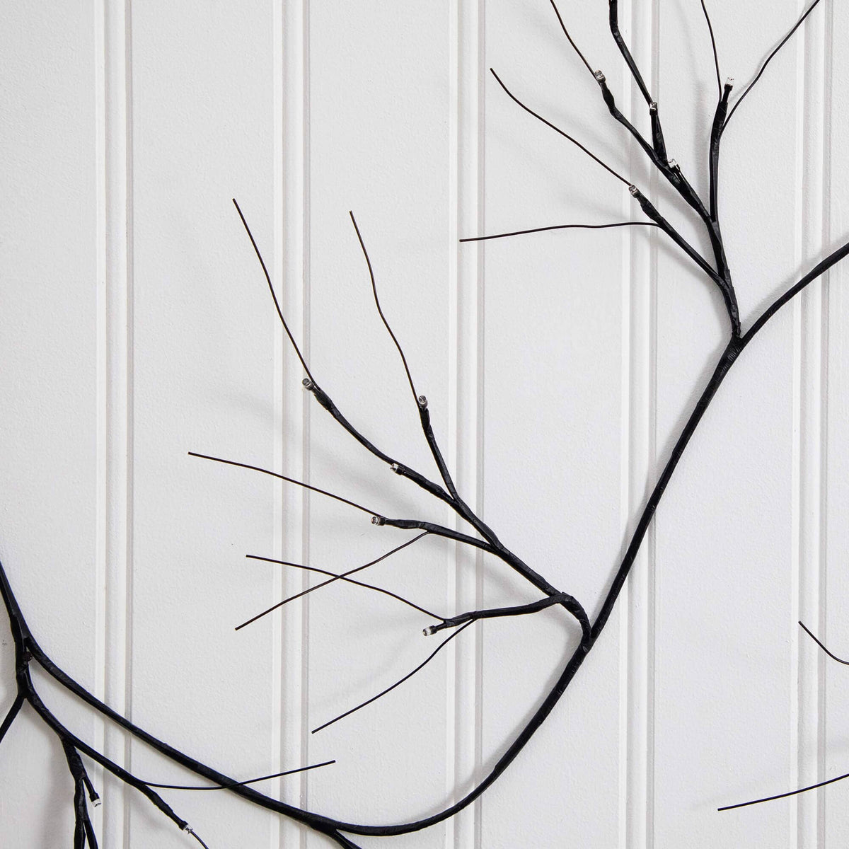 6.5' Pre-Lit Artificial Halloween Black Twig Garland with 48 Purple LED Lights - Che Cose Belle