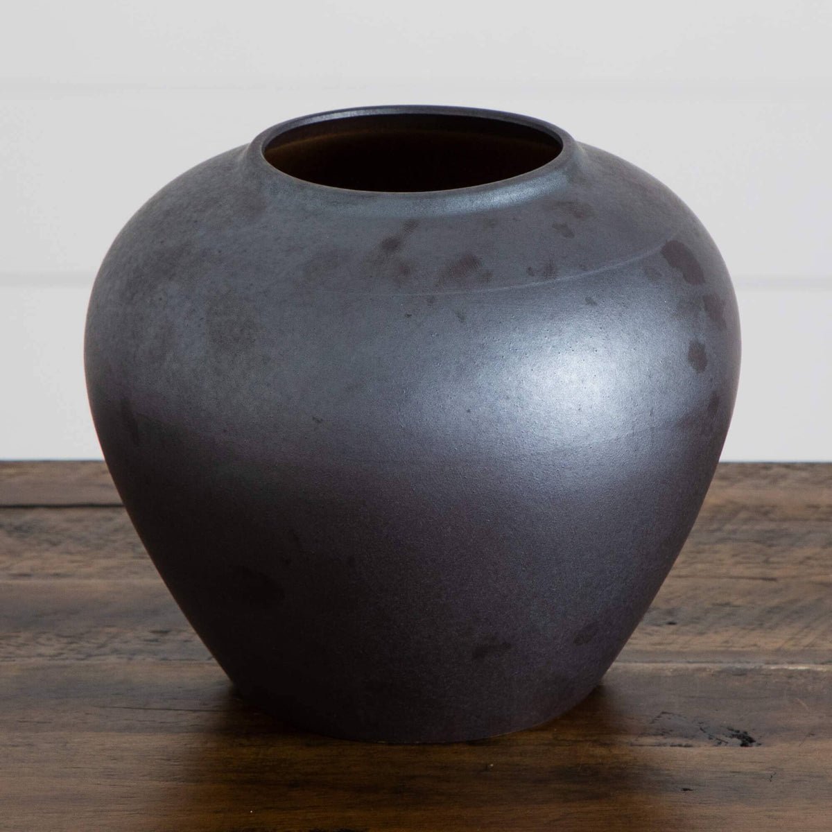 7" Black Round Urn Vase - Che Cose Belle