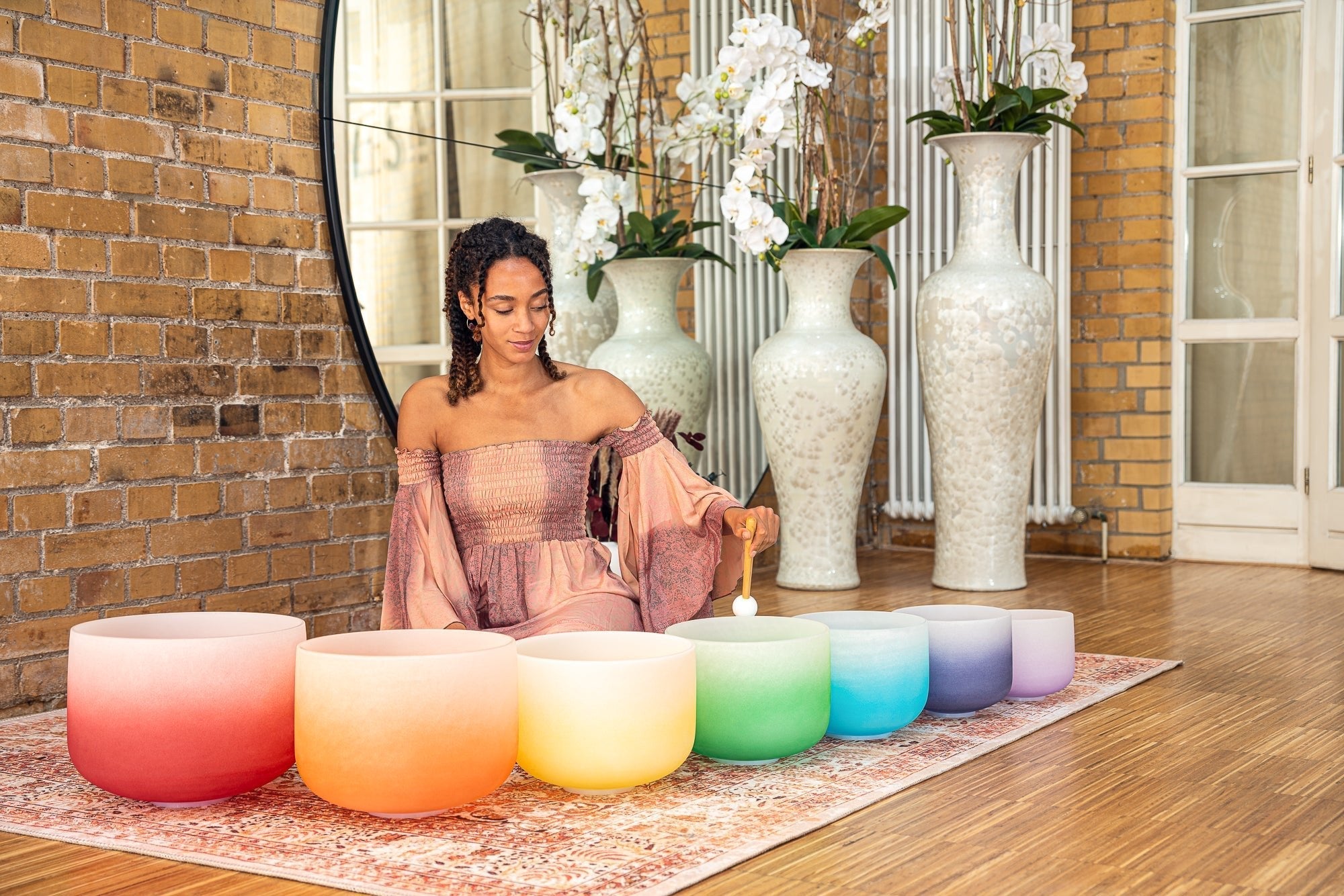 7 Chakra Color Quartz Crystal Singing Bowl Set (8"-14") - Che Cose Belle