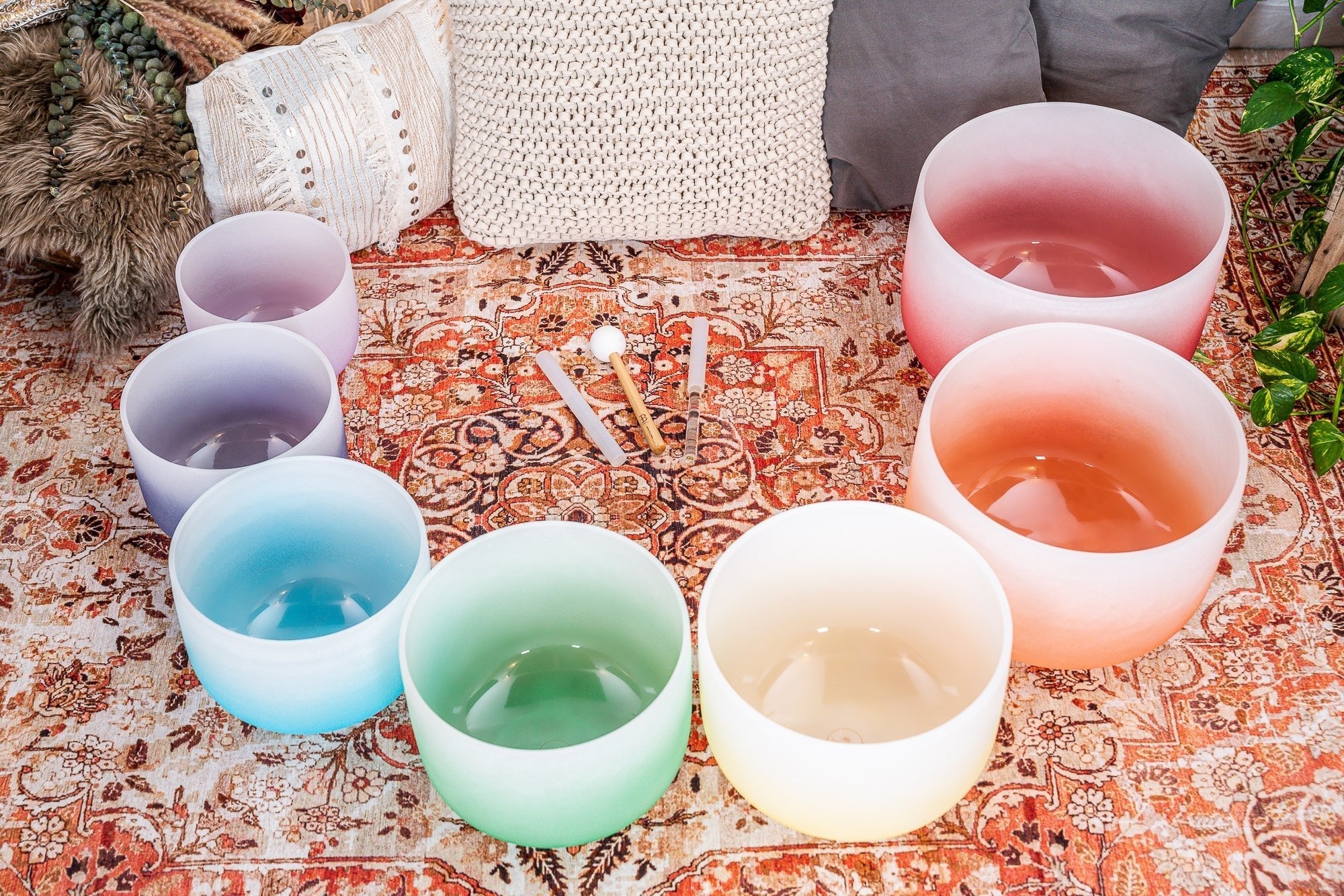 7 Chakra Color Quartz Crystal Singing Bowl Set (8"-14") - Che Cose Belle