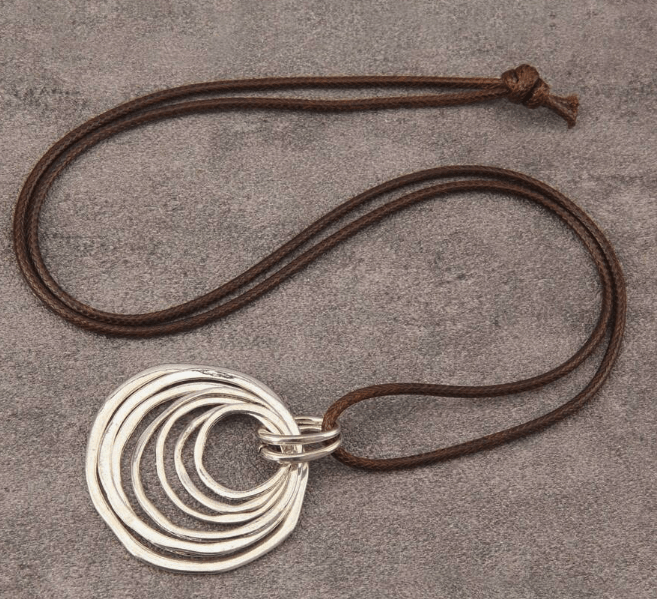 🔘 7-Layered Asymmetrical Circle Pendant Necklace – Bold. Minimal. Fabulous. - Che Cose Belle