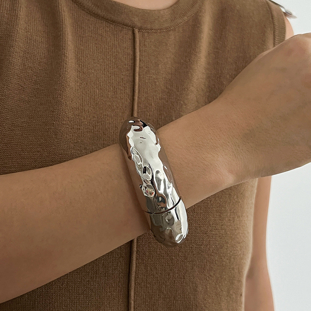 HAMMERED CUFF