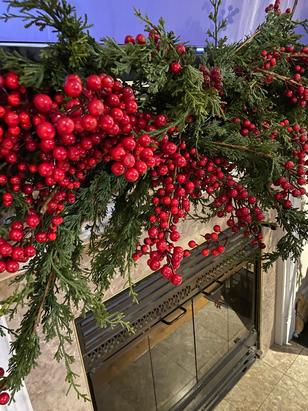 9ft Cedar and Red Berry Garland - Ship by 9/30/2026 - Che Cose Belle