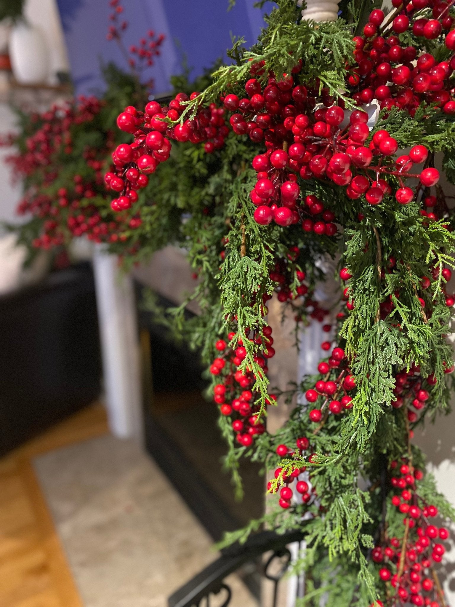 9ft Cedar and Red Berry Garland - Ship by 9/30/2026 - Che Cose Belle